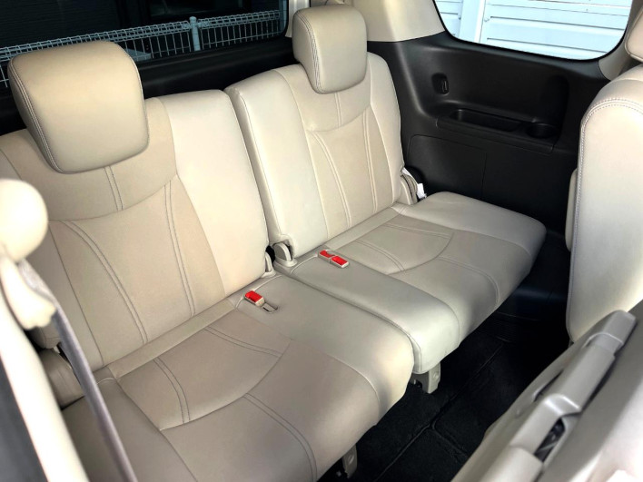2014 Nissan Serena DAA-HFC26 (UW-6a1f9a9a1eb14)[20]