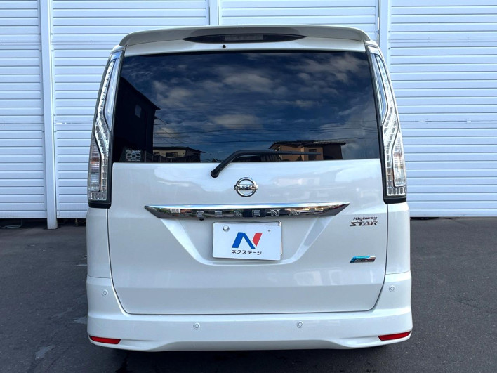 2014 Nissan Serena DAA-HFC26 (UW-6a1f9a9a1eb14)[29]