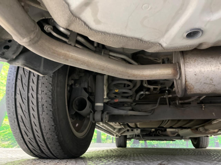 2015 Nissan Serena DAA-HFC26 (UW-6a1f9a9b107d7)[11]