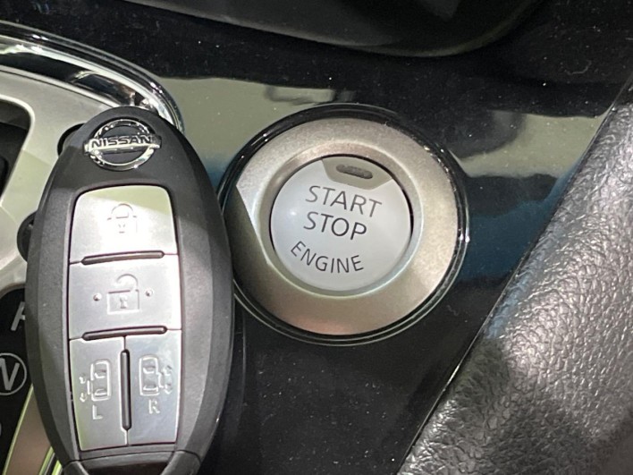 2015 Nissan Serena DAA-HFC26 (UW-6a1f9a9b107d7)[25]