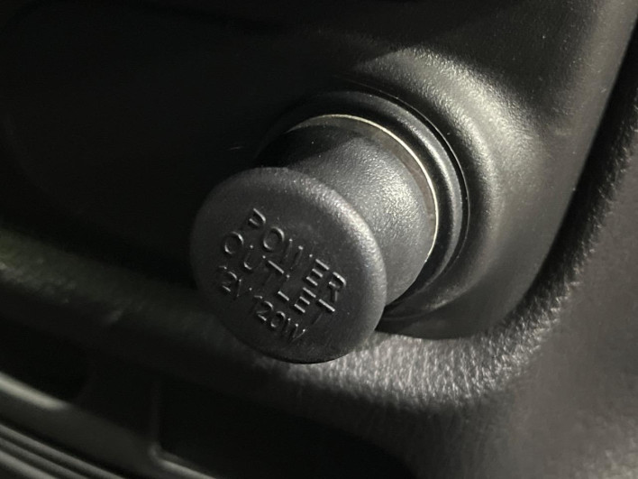 2015 Nissan Serena DAA-HFC26 (UW-6a1f9a9b107d7)[22]