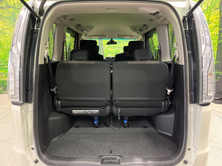 2015 Nissan Serena DAA-HFC26 (UW-6a1f9a9b107d7)[9]