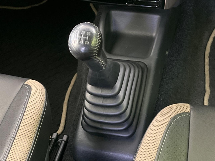 2017 Suzuki Jimny ABA-JB23W (UW-6a1f9aa2bde7f)[19]