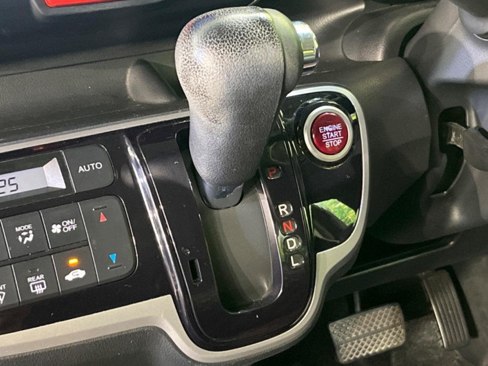 2012 Honda N-BOX CUSTOM DBA-JF1 (UW-6a1f9aab8f41e)[23]