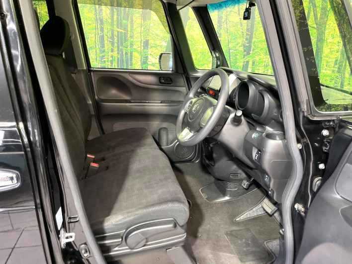 2017 Honda N-BOX DBA-JF1 (UW-6a1f9ab259814)[28]