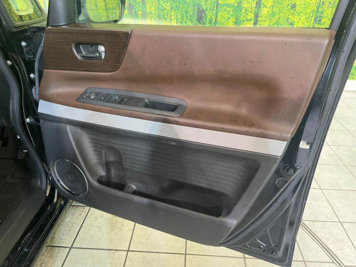 2017 Honda N-BOX Slash DBA-JF1 (UW-6a1f9ab524581)[25]