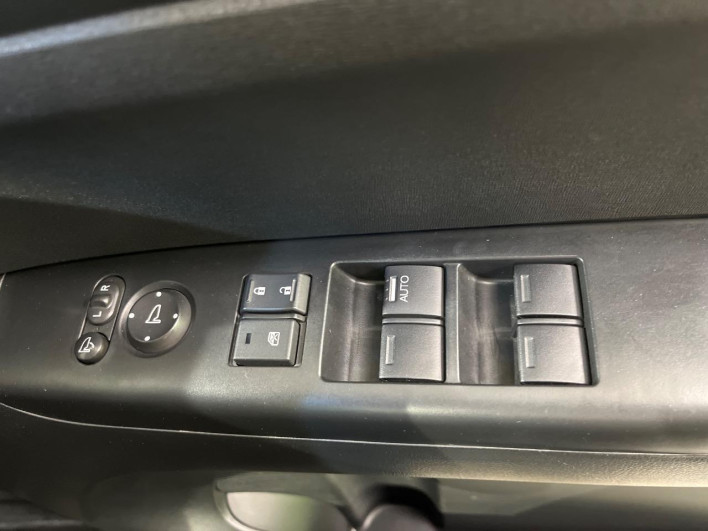 2013 Honda N-BOX DBA-JF2 (UW-6a1f9ab587008)[28]