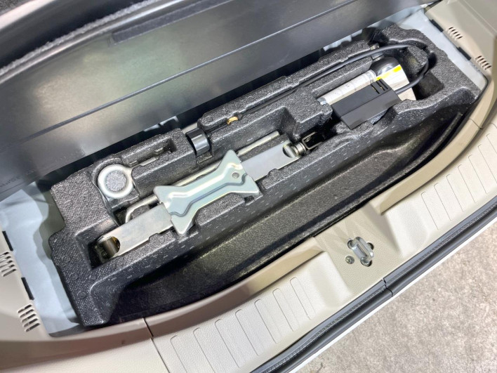2019 Honda N-BOX DBA-JF3 (UW-6a1f9ab8c345e)[13]