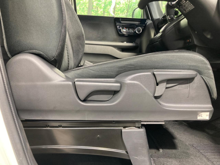 2023 Honda N-BOX CUSTOM 6BA-JF3 (UW-6a1f9ac156f8e)[26]