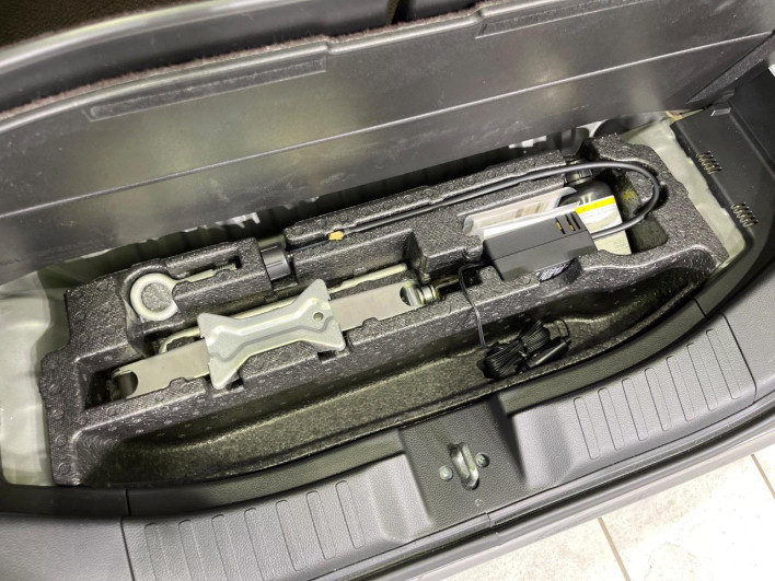 2019 Honda N-BOX CUSTOM 6BA-JF4 (UW-6a1f9ac40aada)[27]