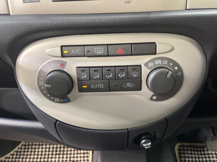 2005 Daihatsu Mira Gino CBA-L660S (UW-6a1f9aed8e6a3)[21]