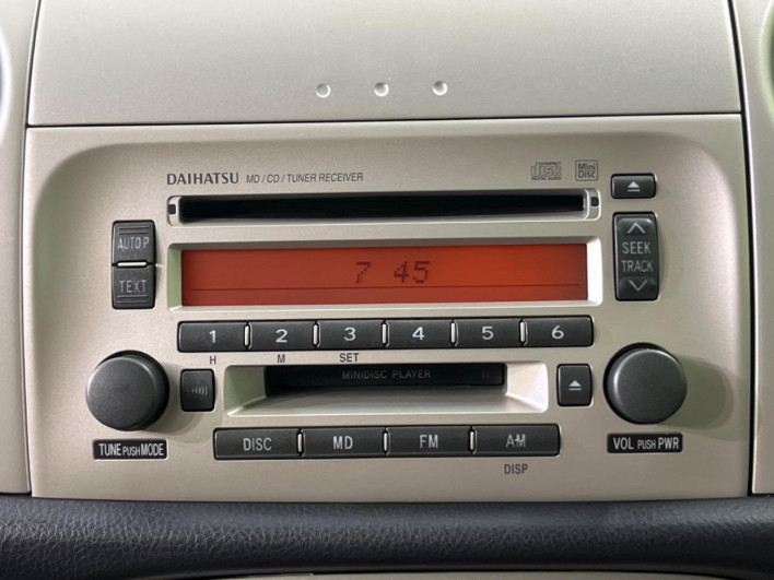 2005 Daihatsu Mira Gino CBA-L660S (UW-6a1f9aed8e6a3)[22]