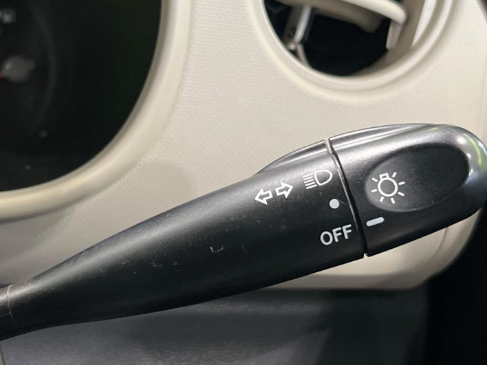 2014 Daihatsu Mira Cocoa DBA-L685S (UW-6a1f9aee7282b)[14]