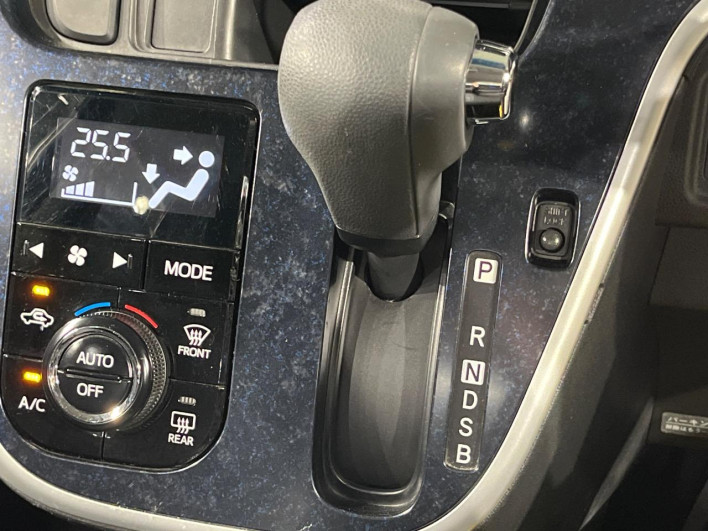 2015 Daihatsu Move DBA-LA150S (UW-6a1f9af055bdf)[23]