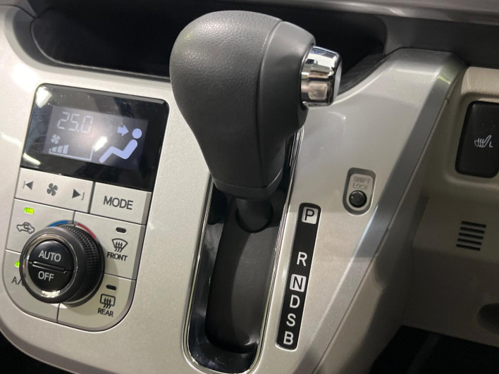2020 Daihatsu Cast DBA-LA250S (UW-6a1f9af49cc8a)[13]