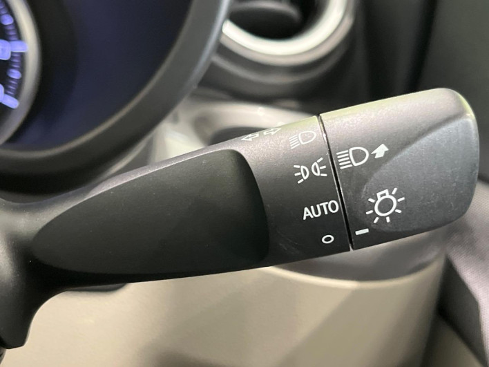 2020 Daihatsu Cast DBA-LA250S (UW-6a1f9af49cc8a)[17]