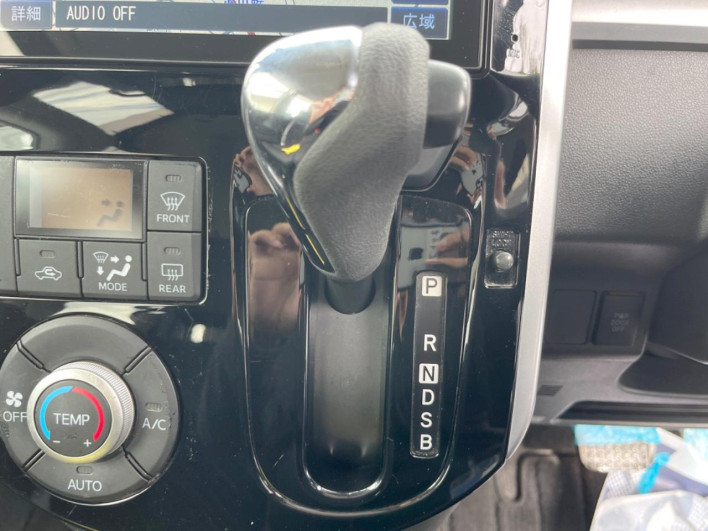 2014 Daihatsu Tanto DBA-LA600S (UW-6a1f9afc7d314)[12]