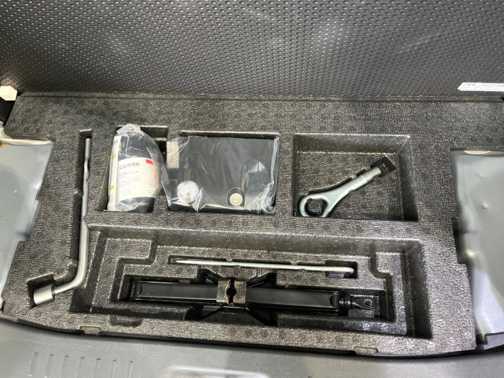 2013 Daihatsu Tanto DBA-LA610S (UW-6a1f9b020d5f9)[23]