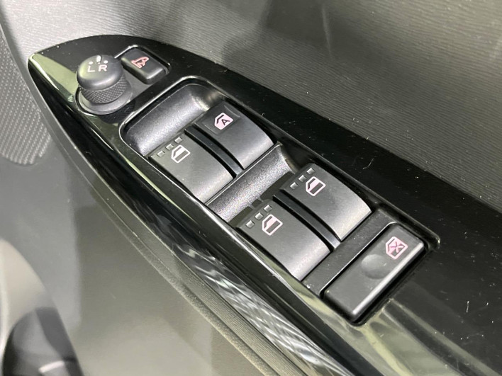2013 Daihatsu Tanto DBA-LA610S (UW-6a1f9b020d5f9)[11]