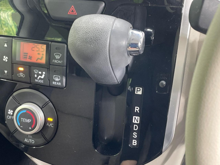 2016 Daihatsu Tanto DBA-LA610S (UW-6a1f9b0262eb8)[12]