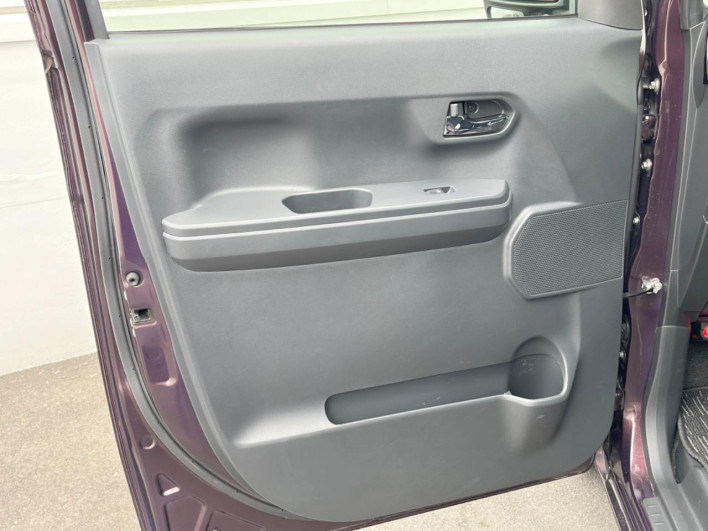 2020 Toyota Pixis Mega DBA-LA700A (UW-6a1f9b078e0d5)[20]