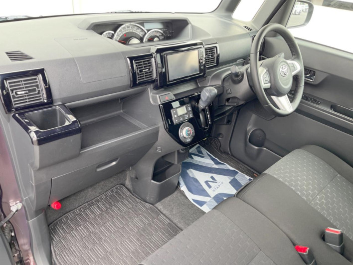2020 Toyota Pixis Mega DBA-LA700A (UW-6a1f9b078e0d5)[21]