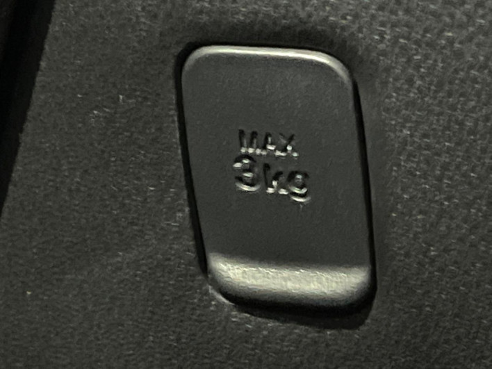 2019 Daihatsu Wake DBA-LA700S (UW-6a1f9b0a9983d)[26]
