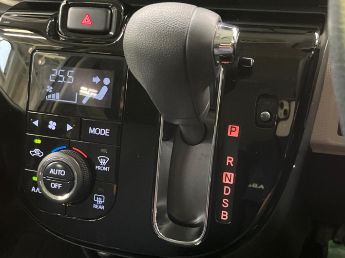 2018 Daihatsu Move Canbus 5BA-LA800S (UW-6a1f9b0d084f3)[28]