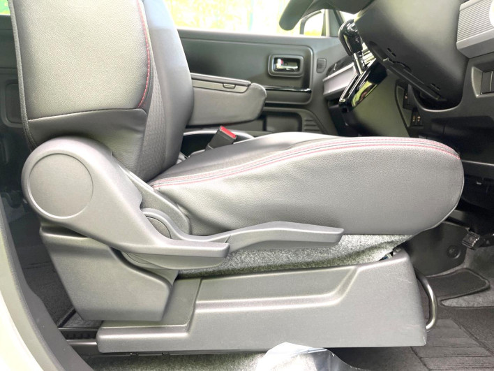 2020 Suzuki Spacia Custom 4AA-MK53S (UW-6a1f9b448513e)[18]