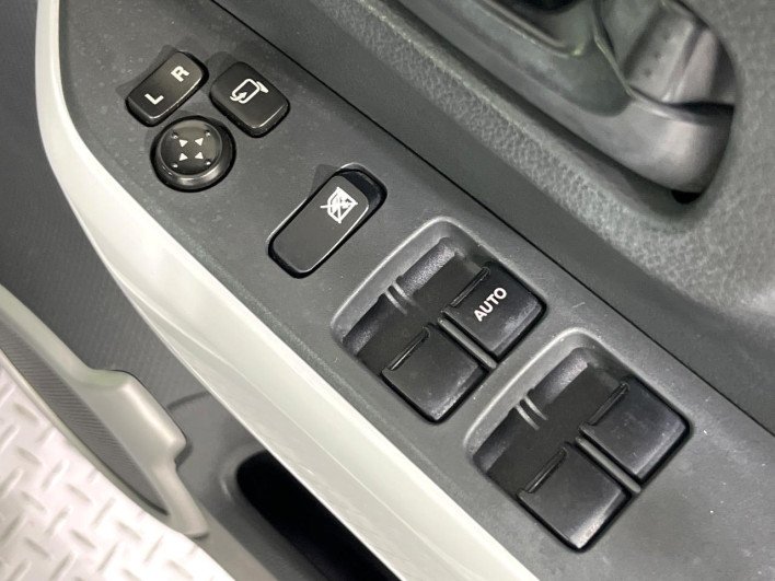 2014 Mazda Flair Crossover DBA-MS31S (UW-6a1f9b561f456)[21]