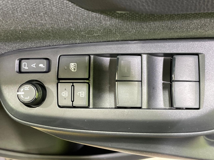 2021 Toyota Yaris Cross 6AA-MXPJ10 (UW-6a1f9b648c367)[5]