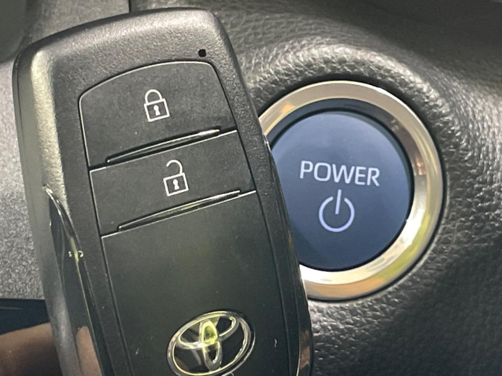 2021 Toyota Yaris Cross 6AA-MXPJ10 (UW-6a1f9b648c367)[11]
