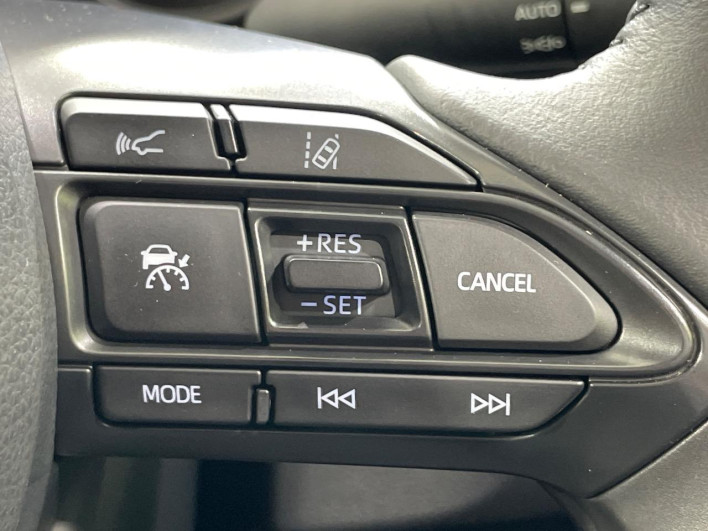 2021 Toyota Yaris Cross 6AA-MXPJ10 (UW-6a1f9b648c367)[19]