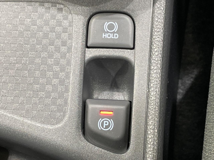 2021 Toyota Yaris Cross 6AA-MXPJ10 (UW-6a1f9b648c367)[25]