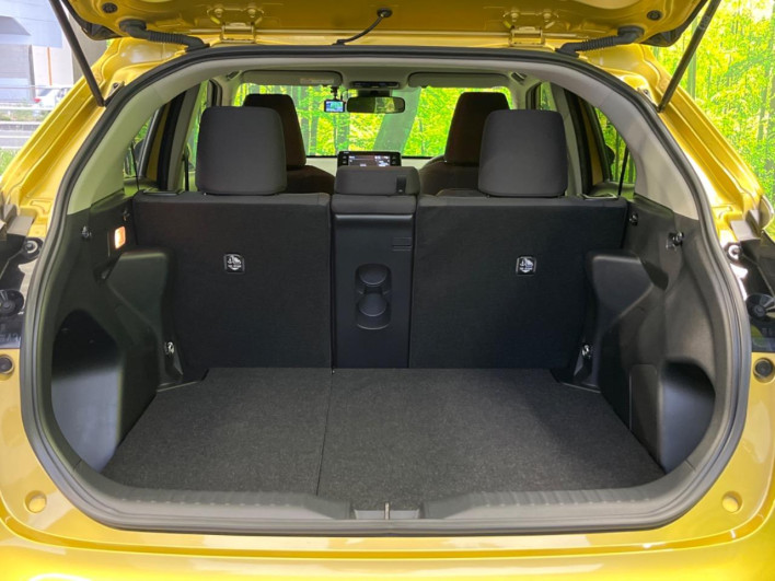 2021 Toyota Yaris Cross 6AA-MXPJ10 (UW-6a1f9b6531e4c)[12]