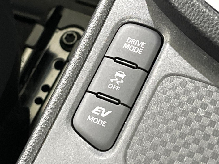 2022 Toyota Yaris Cross 6AA-MXPJ10 (UW-6a1f9b65b2d80)[29]