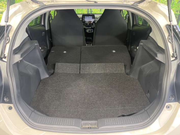 2021 Toyota Aqua 6AA-MXPK11 (UW-6a1f9b6db62c5)[26]
