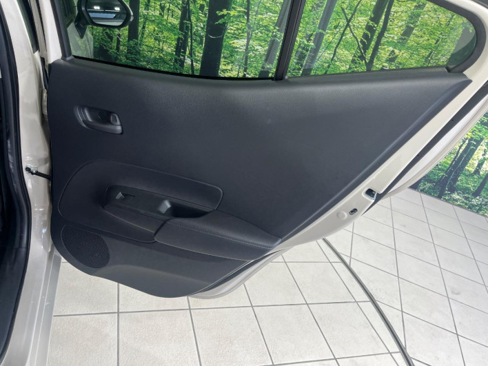 2021 Toyota Aqua 6AA-MXPK11 (UW-6a1f9b6db62c5)[28]