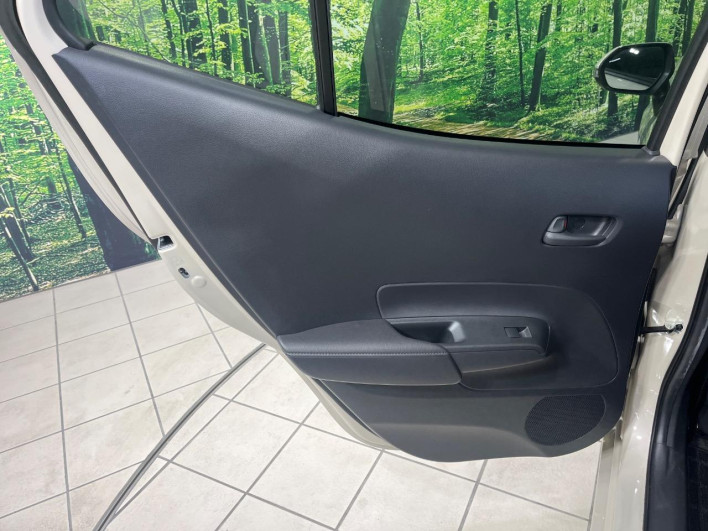 2021 Toyota Aqua 6AA-MXPK11 (UW-6a1f9b6db62c5)[20]