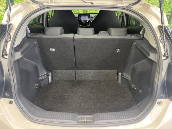 2021 Toyota Aqua 6AA-MXPK11 (UW-6a1f9b6db62c5)[24]