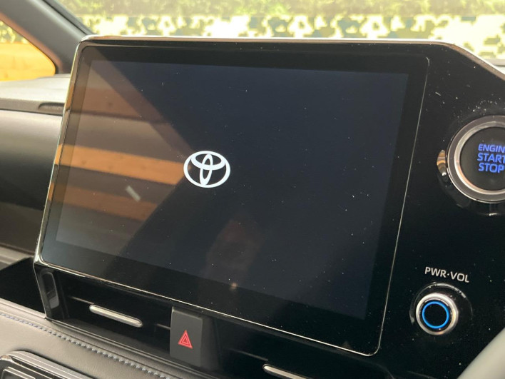 2022 Toyota Voxy 6BA-MZRA95W (UW-6a1f9b83cffb4)[29]