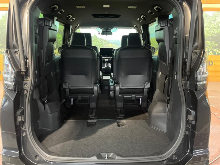 2022 Toyota Voxy 6BA-MZRA95W (UW-6a1f9b83cffb4)[14]