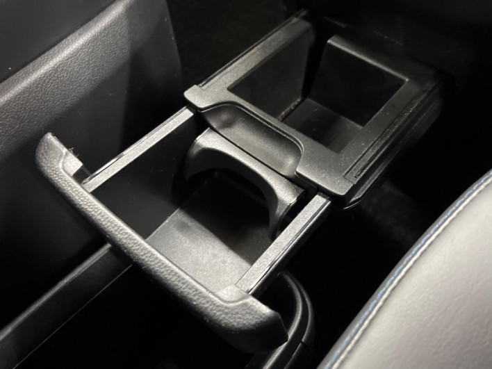 2022 Toyota Voxy 6BA-MZRA95W (UW-6a1f9b83cffb4)[24]