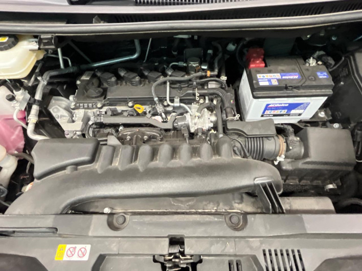 2022 Toyota Voxy 6BA-MZRA95W (UW-6a1f9b83cffb4)[4]