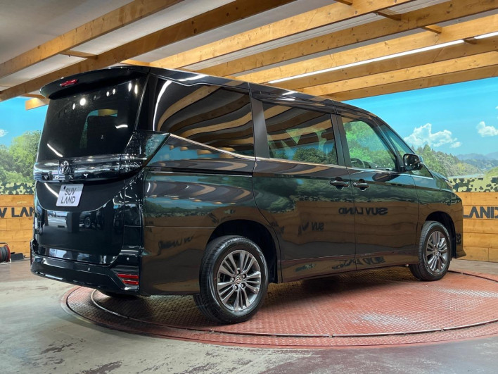 2022 Toyota Voxy 6BA-MZRA95W (UW-6a1f9b83cffb4)[6]