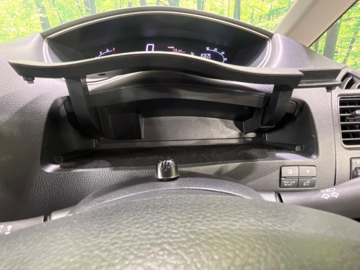 2013 Nissan Serena DBA-NC26 (UW-6a1f9b846d0f6)[25]