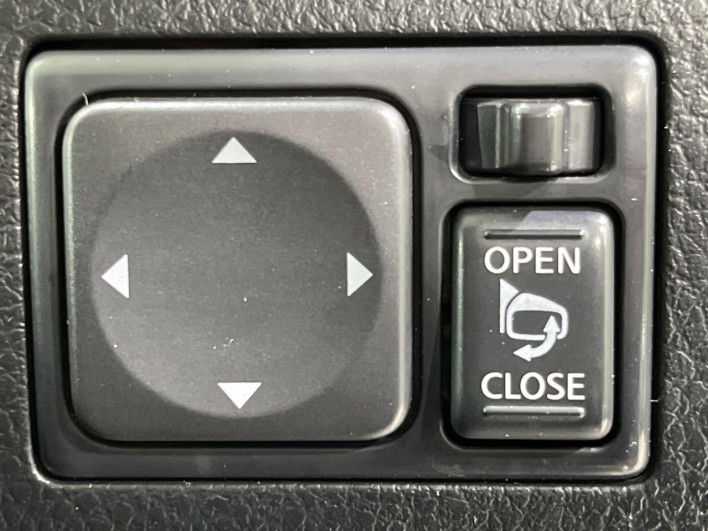 2013 Nissan Serena DBA-NC26 (UW-6a1f9b846d0f6)[13]