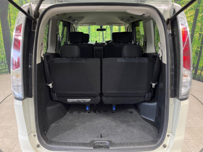 2013 Nissan Serena DBA-NC26 (UW-6a1f9b846d0f6)[8]