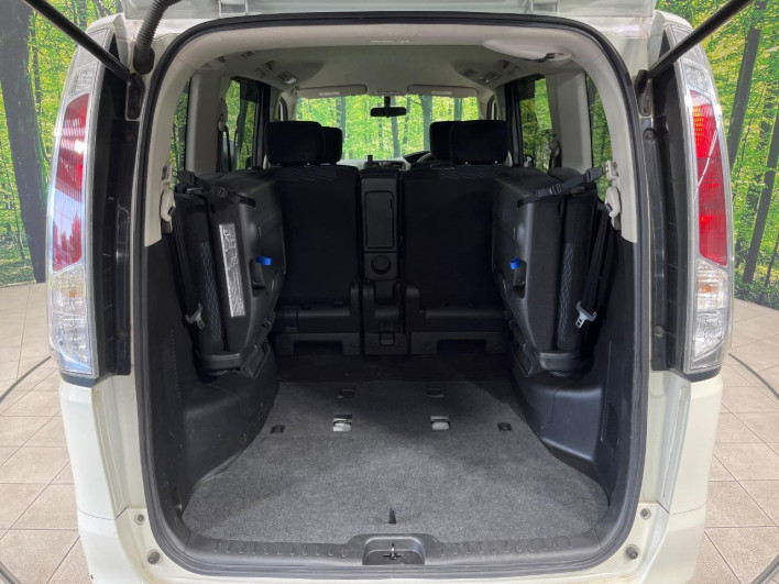 2013 Nissan Serena DBA-NC26 (UW-6a1f9b846d0f6)[9]