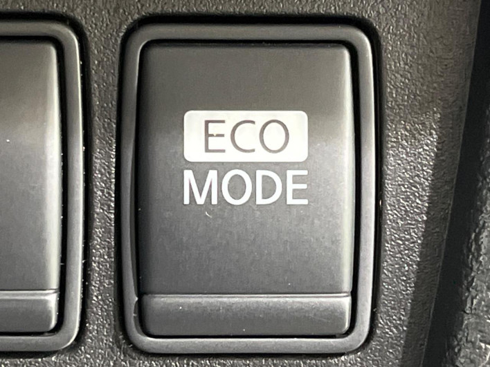 2013 Nissan Serena DBA-NC26 (UW-6a1f9b846d0f6)[17]